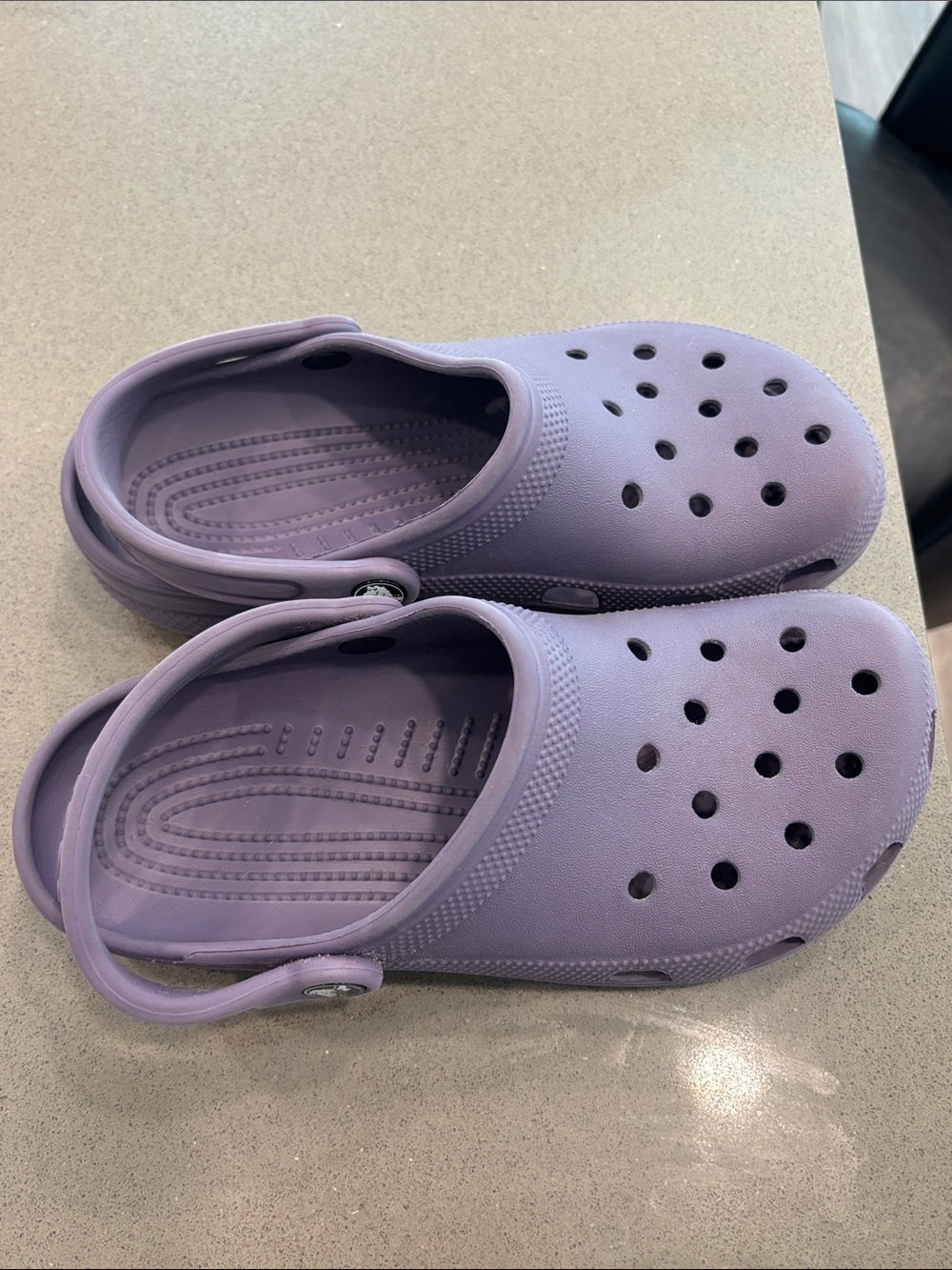 CROCS Lightweight Women 9 Men 7 Lavender